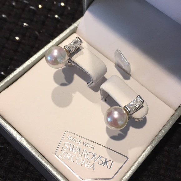 New! Kiera Couture Pearl Earrings - Picture 1 of 15